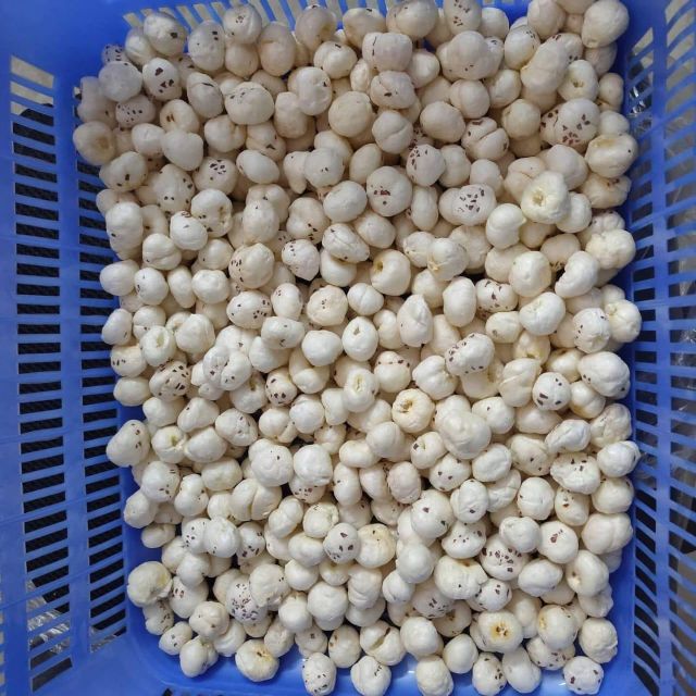 Fox Nuts Grade A-grade Origin Bihar, India Size Variants 7 Sutta, 6+ Sutta, 6 Sutta, 5+ Sutta, 5 Sutta, 4+ Sutta, 4 - Image 1