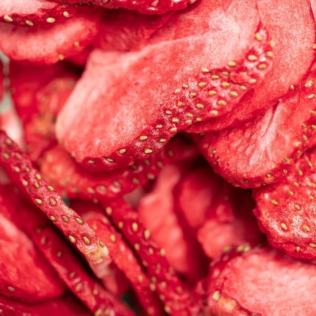 Wholesale Factory Price Sun Dried Fruit With Rich Color And Aroma Dried strawberries For Global Buyers Dried strawberries - Image 1