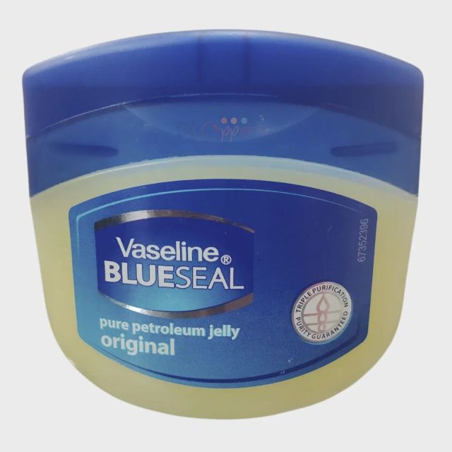 Vaseline Skin Protecting Jelly With Original Formula Designed For Smooth Hydrated Skin - Image 3