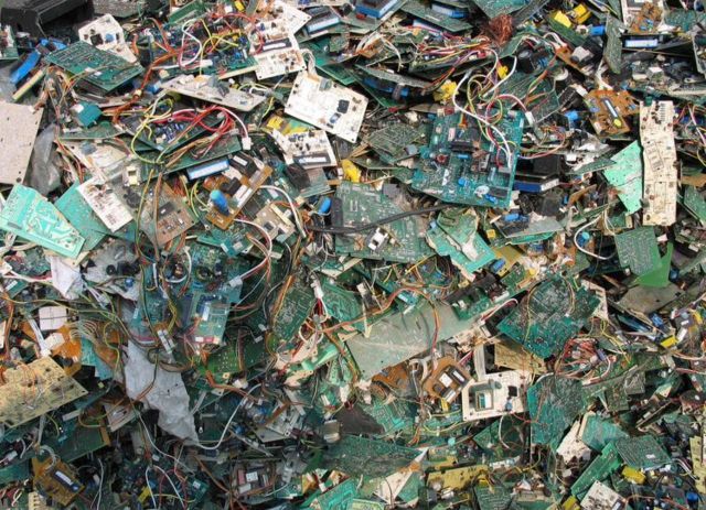High Quality Circuit Board Scrap / PCB Scrap / Electronic Waste Scrap / Mixed Computer & Electronic Circuit Boards Avail - Image 3