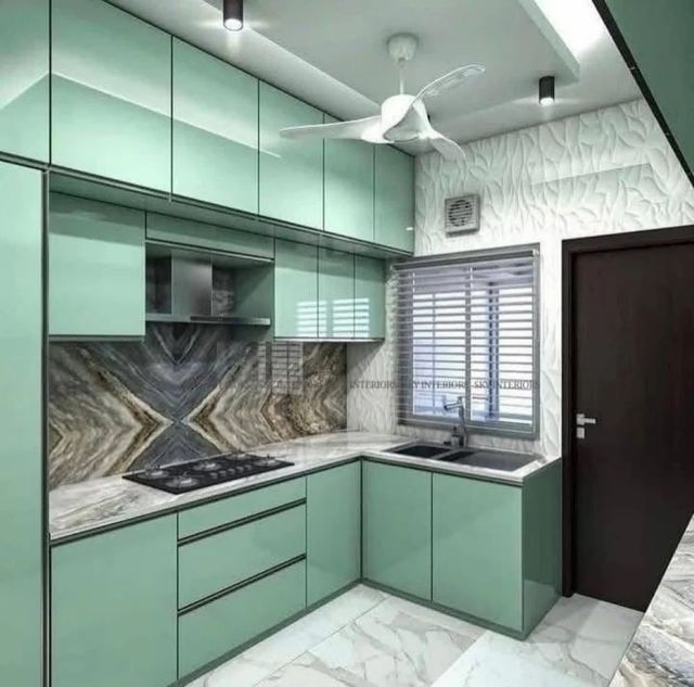 SS U Shape Modular Kitchen, Warranty: 1-5 Years Material SS Warranty 1-5 Years Kitchen Shape U Shape Modular Kitchen Designs/Styles - Image 1