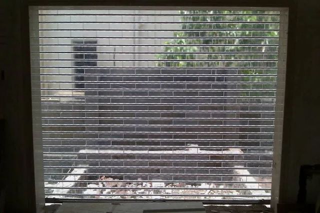 Polycarbonate Rolling Shutter Finish Polished Features Rust Proof Strength Exceptional Type Fully Automatic Impact Resistance - Image 1