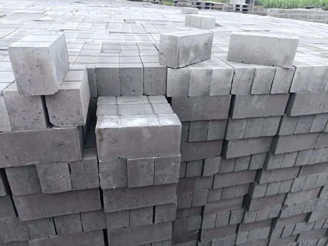 Fly Ash Bricks Color Grey Eco Friendly Yes Dimensions 9x4x3 Shape Rectangular Density 1895 kg/m3 Water Absorption 10% Size 9 in x 4 in x 3 - Image 1