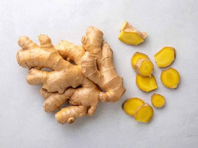 Fresh ginger for sale - Image 2