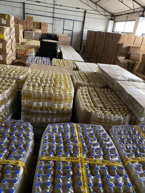 Sunflower oil offered for large quantity purchase with premium quality and fast delivery - Image 4