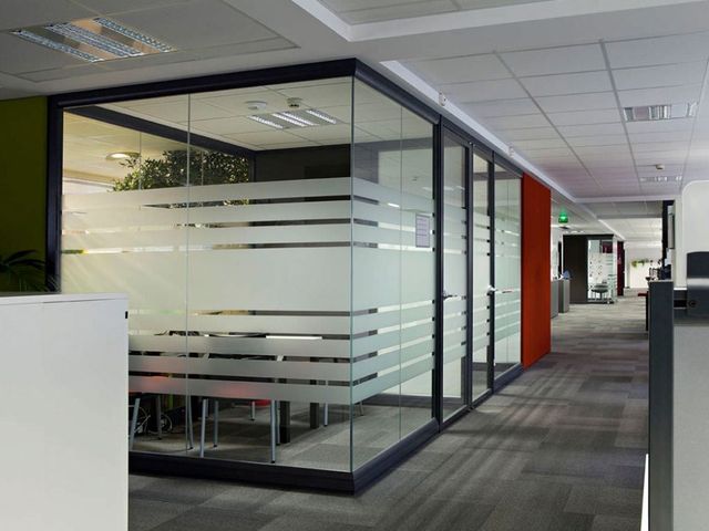 Office Glass Partition Pattern Plain Position Indoor Finishing Swing Color Transparent Shape Rectangular Glass Thickness 10 - Image 3