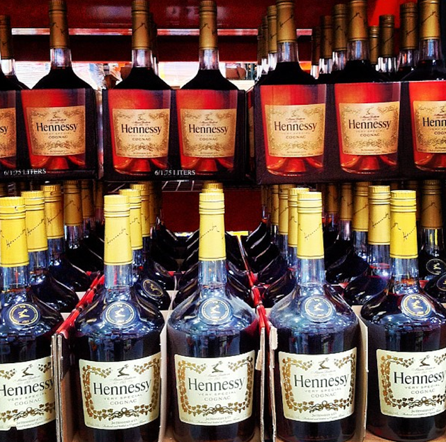 Iconic French Cognac Hennessy Very Special Cognac – 1.75L ,40% ABV READY SUPPLY Hennessy Cognac - Image 4