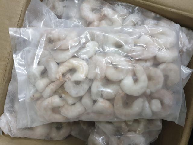 Vannamei Shrimp Peeled and Deveined - Image 3