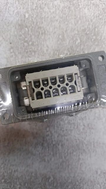 Jigo Metal Plug Socket Brand Jigo Material Metal Pin Type 10 Pin No Of Phase 3 Phase Current Rating 63 A Socket With Shutter - Image 3