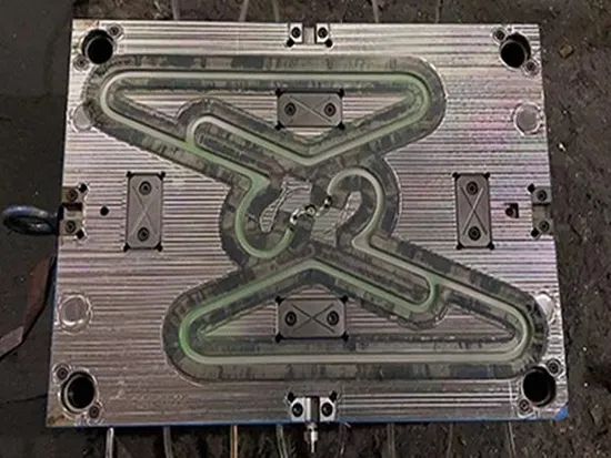 Plastic Hangers Injection Molding Machine Mould Plastic Clothes Hanger Mould - Image 4