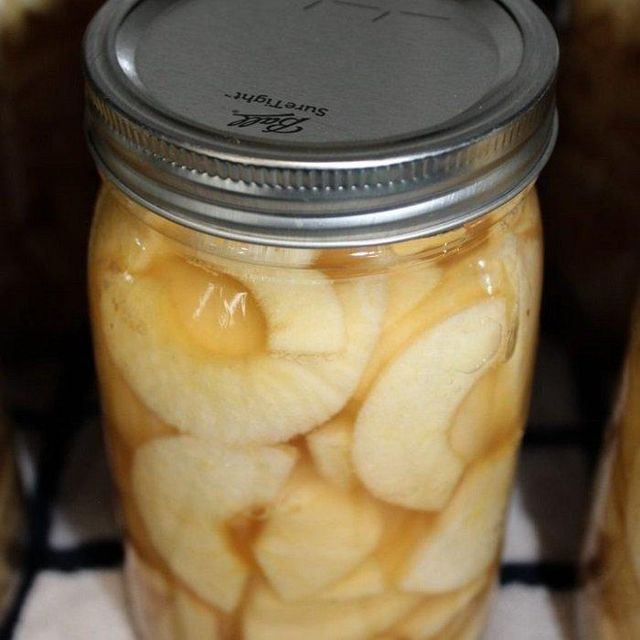 Delicious Canned Apple in Syrup Offering Soft Fruit Texture and Sweet Syrup for Desserts Snacks - Image 4