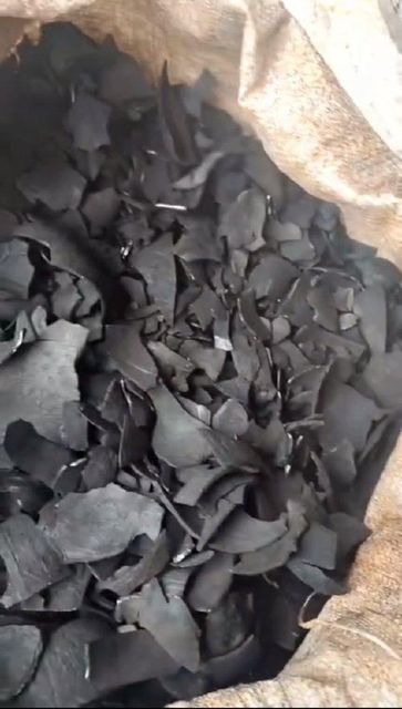 Coconut Shell Charcoal Color Black Form Indonesia Origin Indonesia Ash Content Max 5% Shape Lump / Crushed Moisture Content Max 10% - Image 3