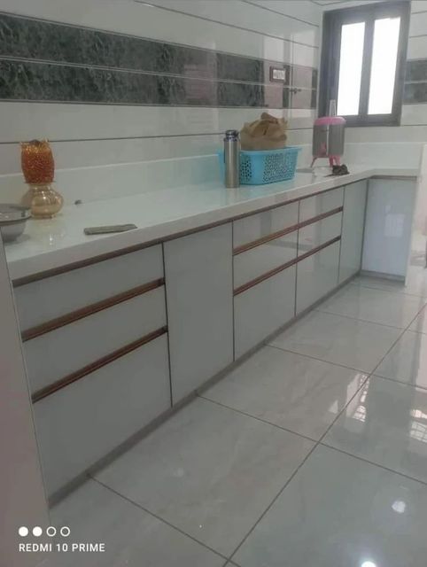 L-Shape Aluminium Glass Kitchen 10 20 Appearance Modern Material Aluminium Finish Type Polished Kitchen Design L-Shape Colour Red, Yellow, Blue, Natural, White, Purple, - Image 1