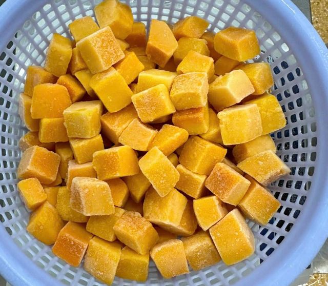 Vietnam IQF Frozen Mango Diced Sliced for Food Processing Wholesale - Image 3
