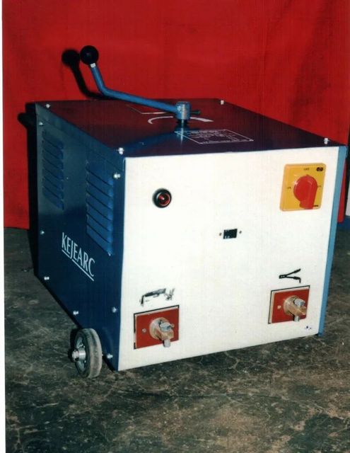 Arc Welding Transformers Portability Wheel Mounted Maximum Current Output 400 Amps Maintenance Requirement Negligible Regulation Type Stepless - Image 1