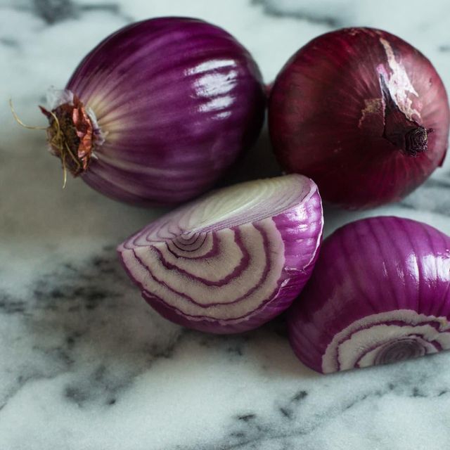 Natural Fresh Onion Large Bulbs With Vibrant Color And Strong Aromatic Flavor - Image 3