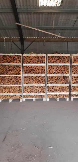 25cm Firewood – Hardwood Mix (Oak Hornbeam Beech Ash Maple) Optimal heat and efficient combustion for fireplaces - Image 4