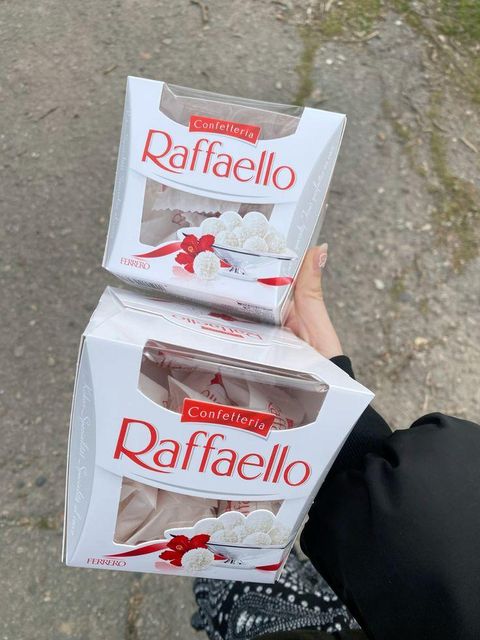 Delicious Raffaello Coconut Almond Candy Rich Cream Filled Wafer Excellent Quality Wholesale Price - Image 3