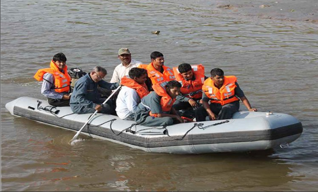 Gemini Boat Length 4.4 M Breadth 1.8 M Weight Light Weight Customer Indian Navy Durability Highly Durable Full load Capacity 10 - Image 1
