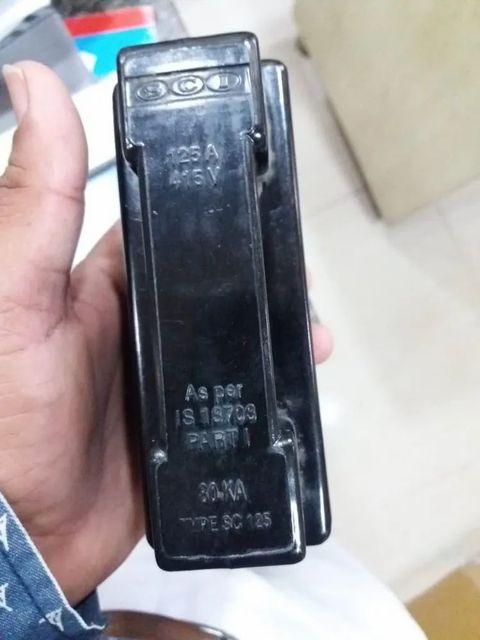 25A Kitkat Fuse Current Rating 25A Rated Voltage 220 V Model Name/Number Ao1 Country of Origin Made in India Fuse Type Cartridge Fuse, Blade - Image 3
