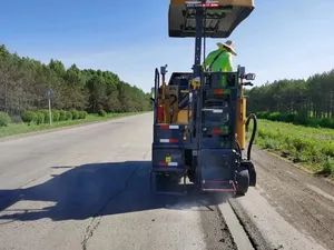 Xm505 2000mm Width 28.5ton Asphalt Road Construction Cold Milling Machine for Sale - Image 5