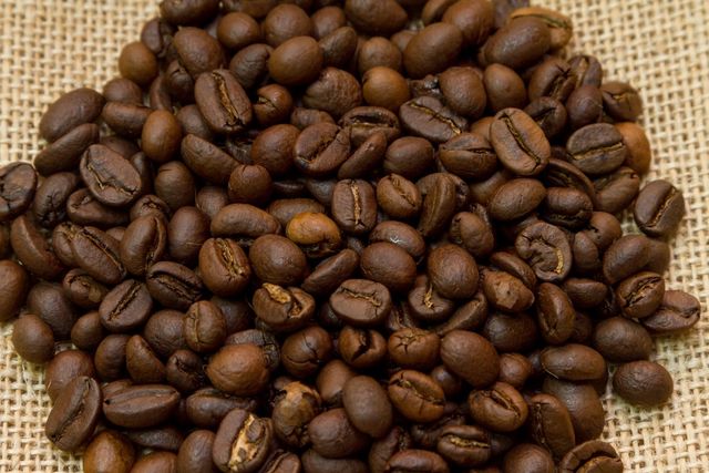 Sri Lankan Green ,Black coffee beans - Image 3