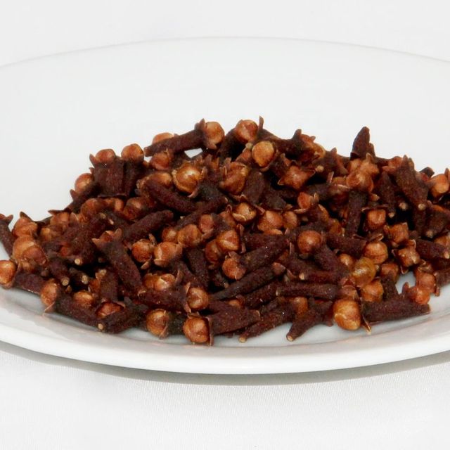 Whole Cloves Premium Dried Buds Delivering Distinct Aroma For Extract Processing Seasoning And Ingredient Trade - Image 4
