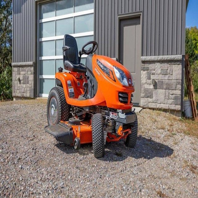 Heavy Duty Kubota Lawn Mower Engineered For Excellent Grass Cutting With Fuel Efficient - Image 1