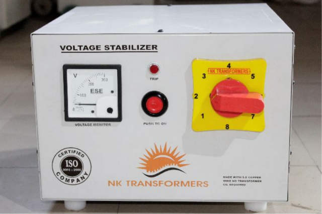 Manual Voltage Stabilizer Input 260-450v Output 380-440v By Pass Switch Yes Autocut Feature Yes Voltage Recording Yes Current Recording - Image 1