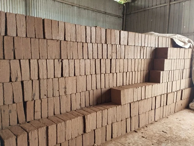 Low EC Cocopeat Blocks - Image 2