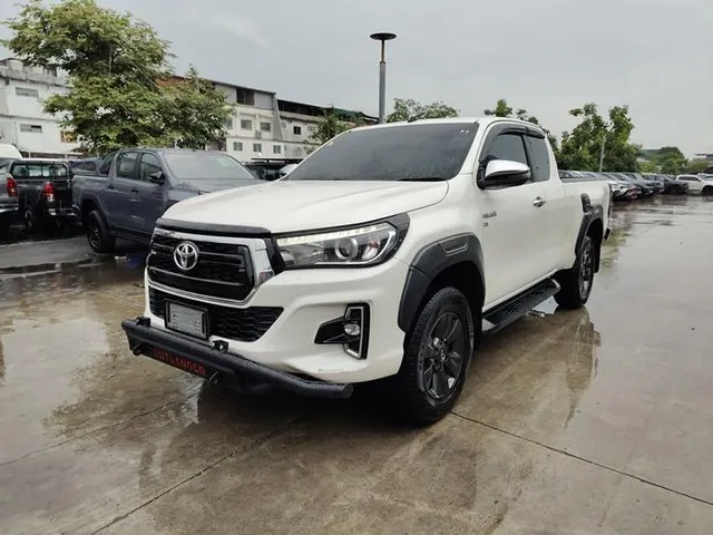 Cheap Price 2015-2025 Toyota Hilux Pickup Vehicles for sale and export Worldwide - Image 3