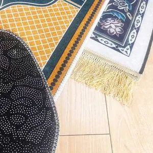 Muslim Prayer Rug, Beautifully Lightweight Carpet, Dubai Rug Origin China Design Muslim Thickness 5-10mm Technics - Image 4
