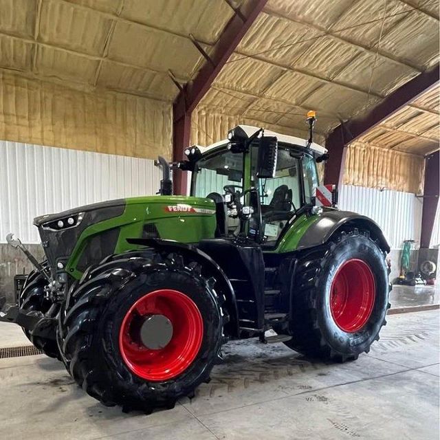 Powerful Fendt 942 Vario Wheel Tractor with 80HP for Engine Gear Drive 4WD High Productivity for Maximum Heavy Draft - Image 5