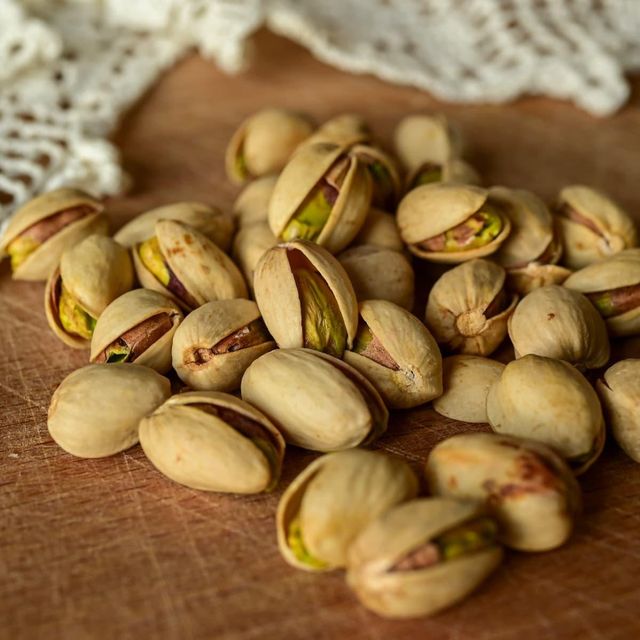 Salted Pistachio Nuts High Quality Pistachio Nuts With Balanced Salt Content And Crispy Texture For Wholesale - Image 2