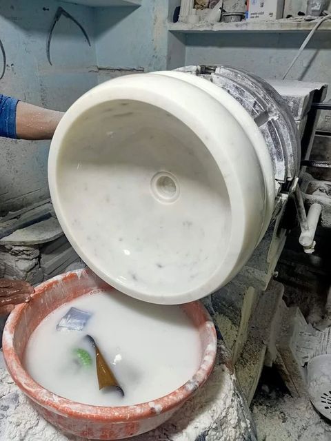 White Marble Table Top Wash Basin Shape Round Color White Material Marble Size 30 Inch (Dia) Finishing Polished Design Type - Image 7