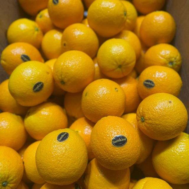 Capespan Fresh Oranges for Refreshing Snacks and Convenient Fruit Supply for Families Retailers and Food Service - Image 2
