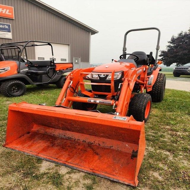 Kubota B2301 23HP Farm Tractor 4WD Mini Utility Machine with Front Loader Bucket for Field Work Orchard Gardening - Image 4