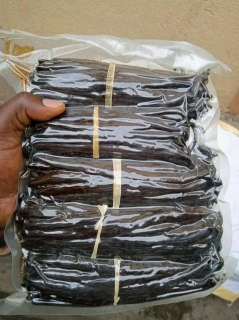 Vanilla Flavor Rich And Sweet Texture Fresh And Firm Aroma Strong And Natural Application Culinary And Fragrance Processing Method Handpicked And - Image 3
