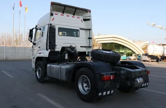Wholesale Best Seller Hot Selling Sitrak 4X2 6wheel Diesel Vechicles Cargo Truck Van Truck for Sale Low Price - Image 3