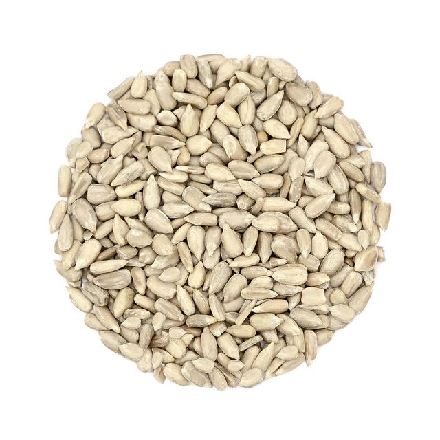 High Quality Vietnam-Grown Sunflower Seeds Raw Confectionery Flavor Dried Style Sunflower Kernels High Grade - Image 2
