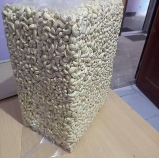Natural Whole Cashew Nuts with High Nutritional Value for Health Food Markets and Commercial Buyers - Image 4