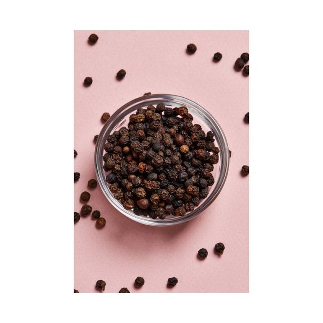 premium black pepper whole for bulk export high grade peppercorns with strong pungency rich aroma and uniform size suitable for spice wholesalers retailers food processors and international buyers seeking consistent quality supply - Image 2