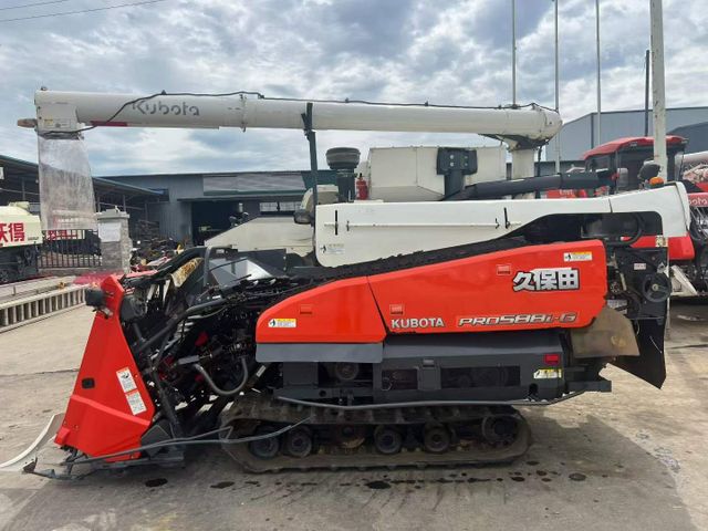 High Performance Kubota Combine Harvester Cabin (2350 L) Agricultural Machinery Harvester Wheat Cutter Machine - Image 4