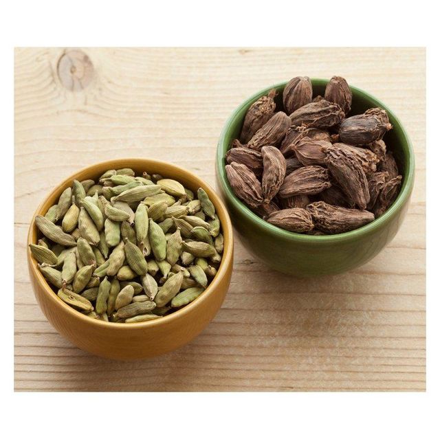 fresh green elaichi cardamom pods for baking desserts sweets chai tea cooking and herbal use with rich aroma natural flavor long shelf stability and carefully sealed packaging - Image 3