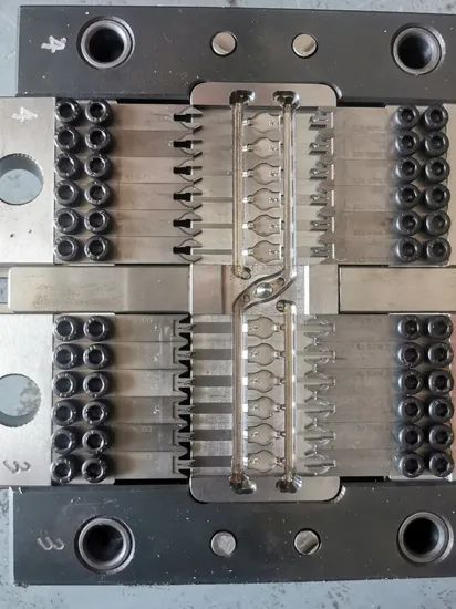 Zinc Alloy Metal Zipper Sliders Hardware Die Casting Machine - Image 5
