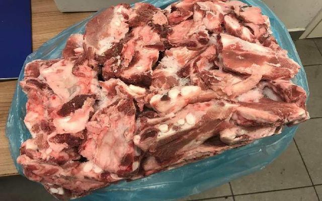 Frozen Pork Sternum Bone - Image 2