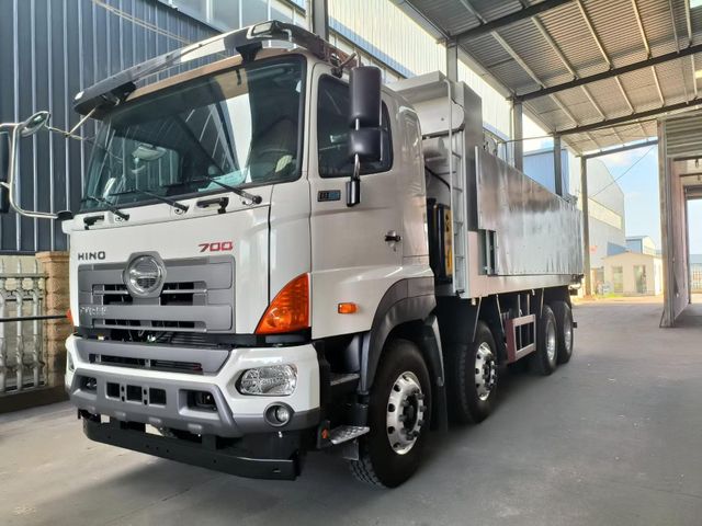 Diesel Used Heavy Dump Truck 6x4 Left Hand Drive High Quality Mining Transportation Cheap for Sale - Image 3