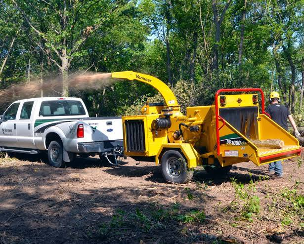 Industrial Wood Chipper Machine for Tree Branches Logs and Green Waste Recycling - Image 4