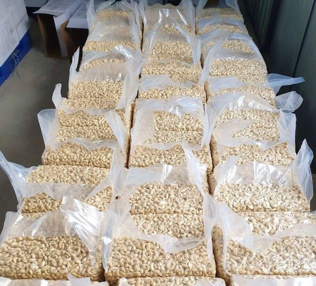 Hiigh Quality processed Cashew nuts W180, W240, W320 - Image 2