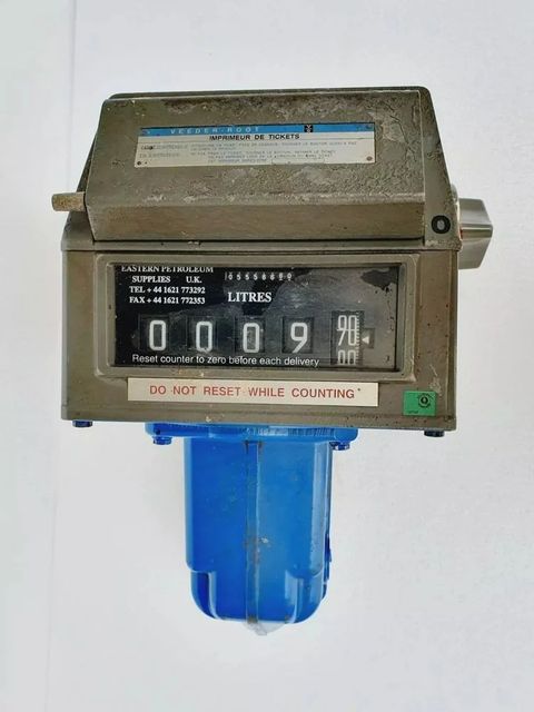 Veeder Root 7887 Flow Meter Counter Totalizer, Analog Color Grey Brand VEEDER ROOT Display Type Analog Model Name/Number - Image 1